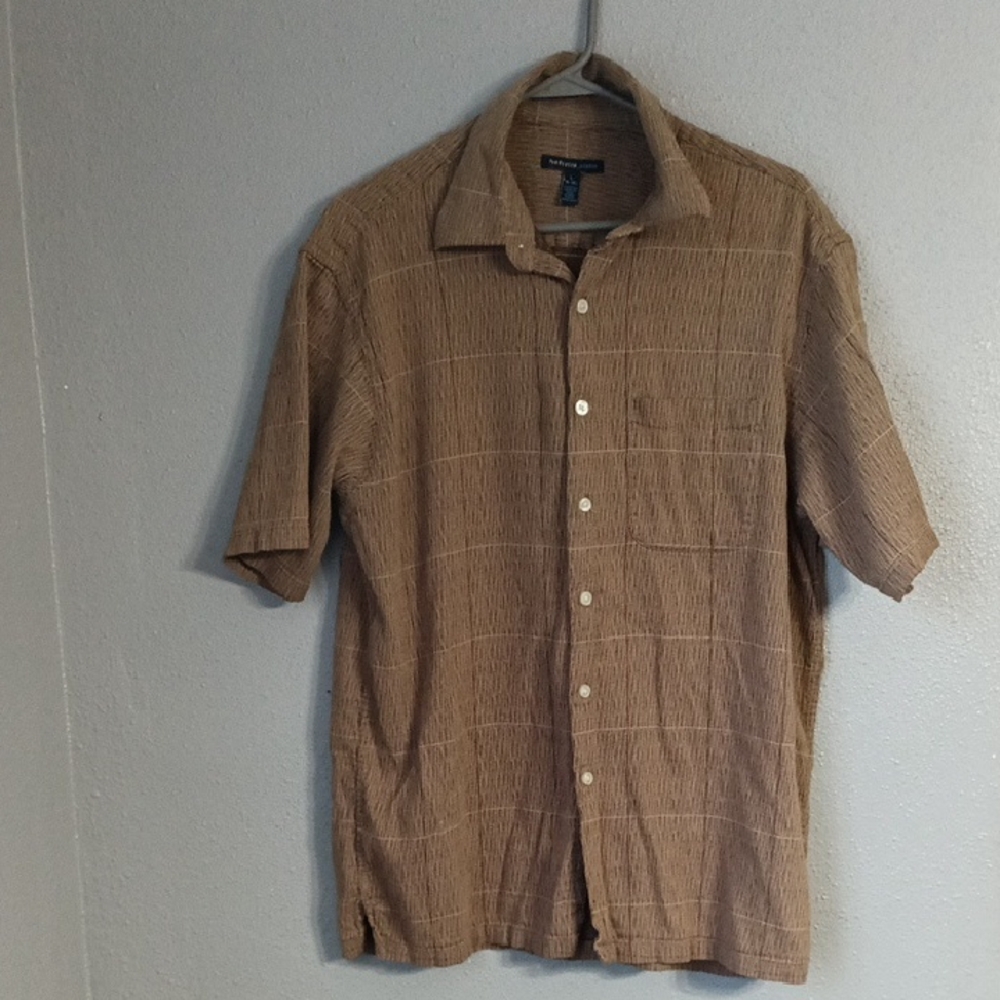 Van Heusen Button Down Shirt Large